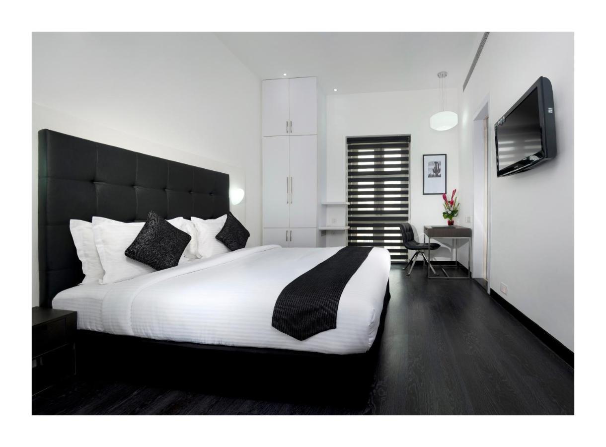 Sapphire Suite Calcutta Exteriör bild