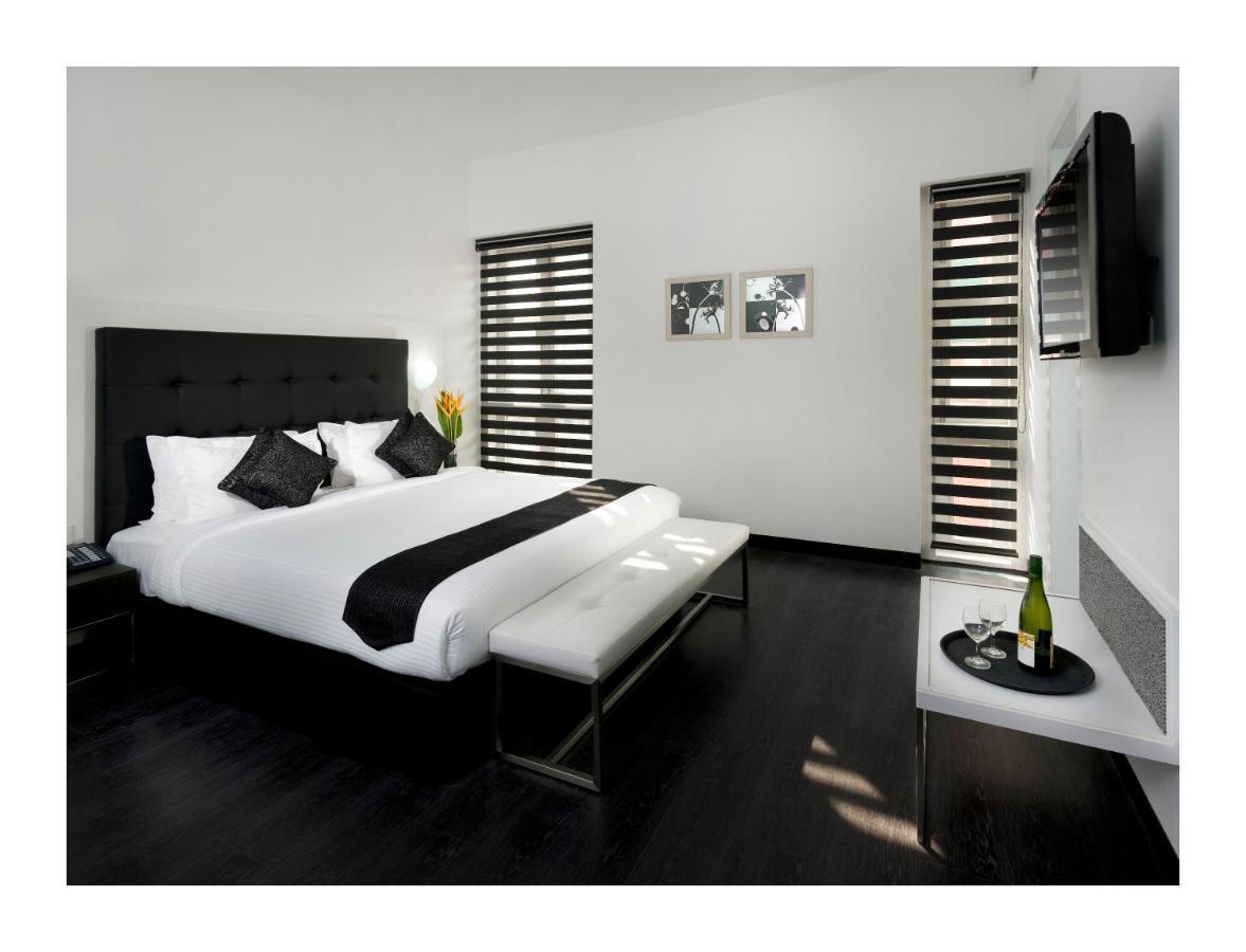 Sapphire Suite Calcutta Exteriör bild