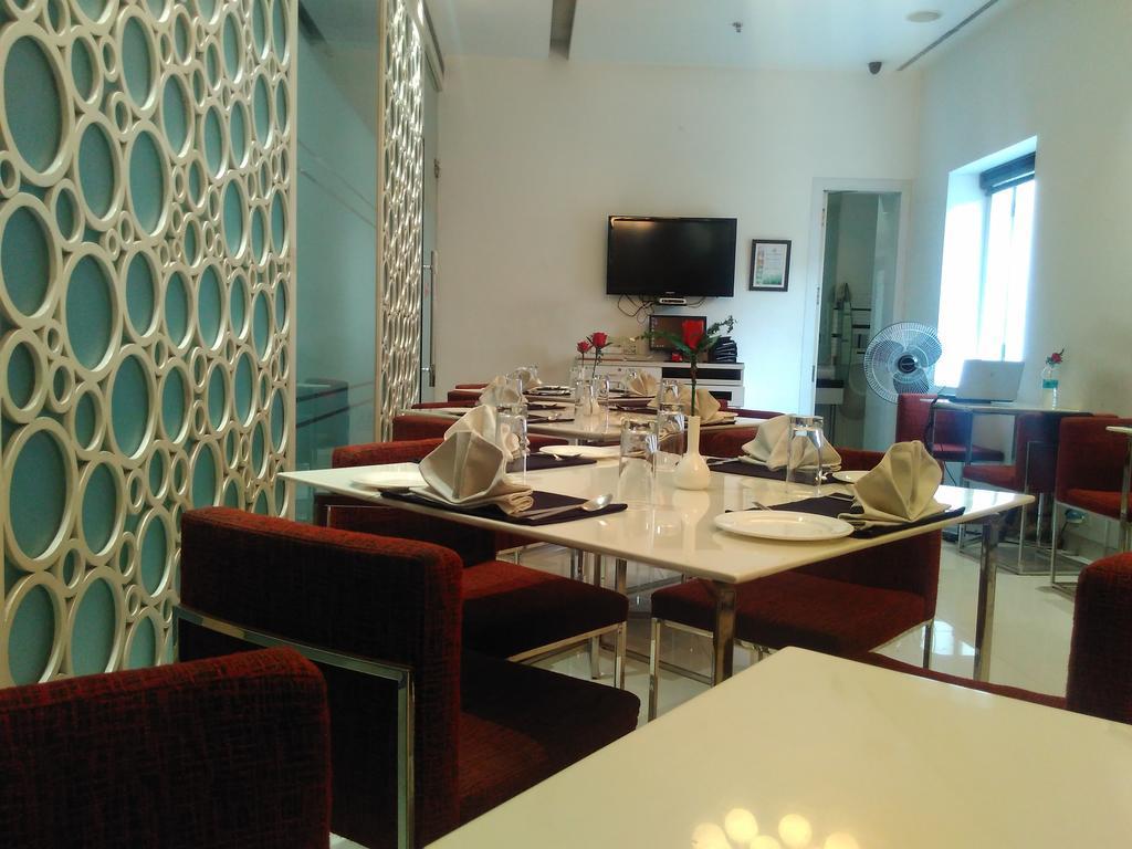 Sapphire Suite Calcutta Exteriör bild