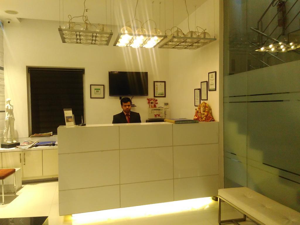 Sapphire Suite Calcutta Exteriör bild