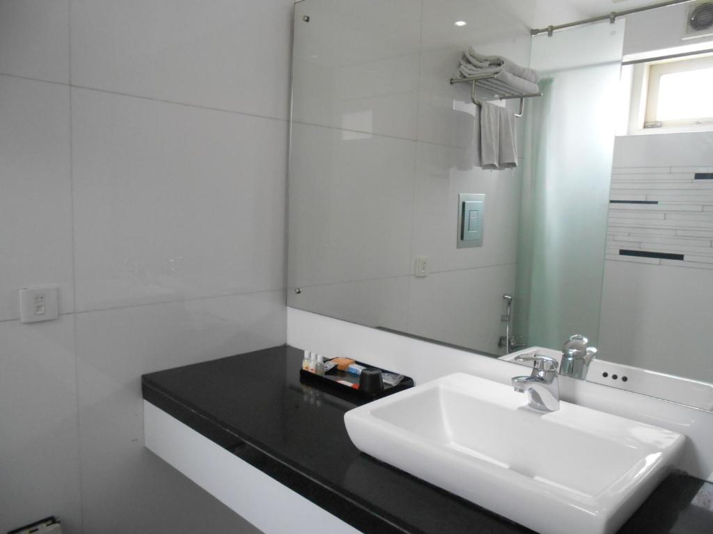 Sapphire Suite Calcutta Rum bild