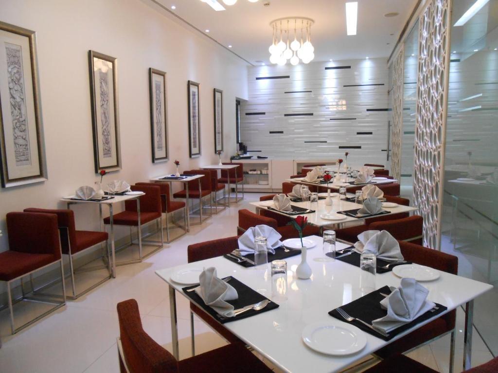 Sapphire Suite Calcutta Exteriör bild